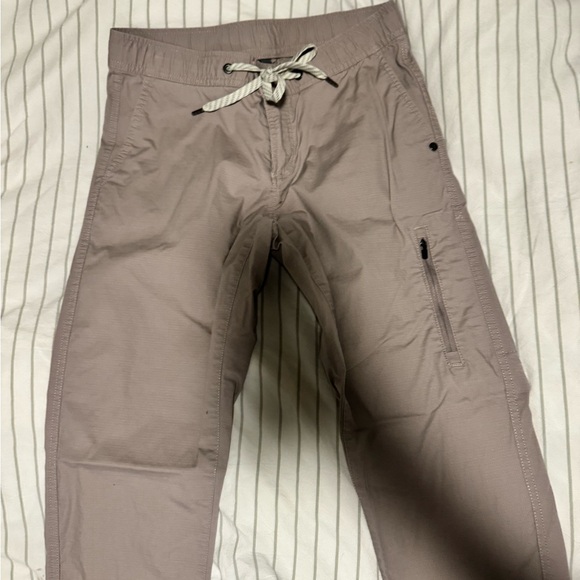 Vuori Women's Cargo Pants in Taupe - Picture 1 of 5